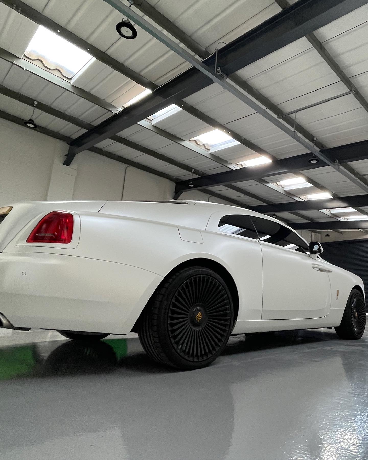 Beyond The Finish: Why a Rolls-Royce Vinyl Wrap Is a Strategic Investment for Your Client’s Asset